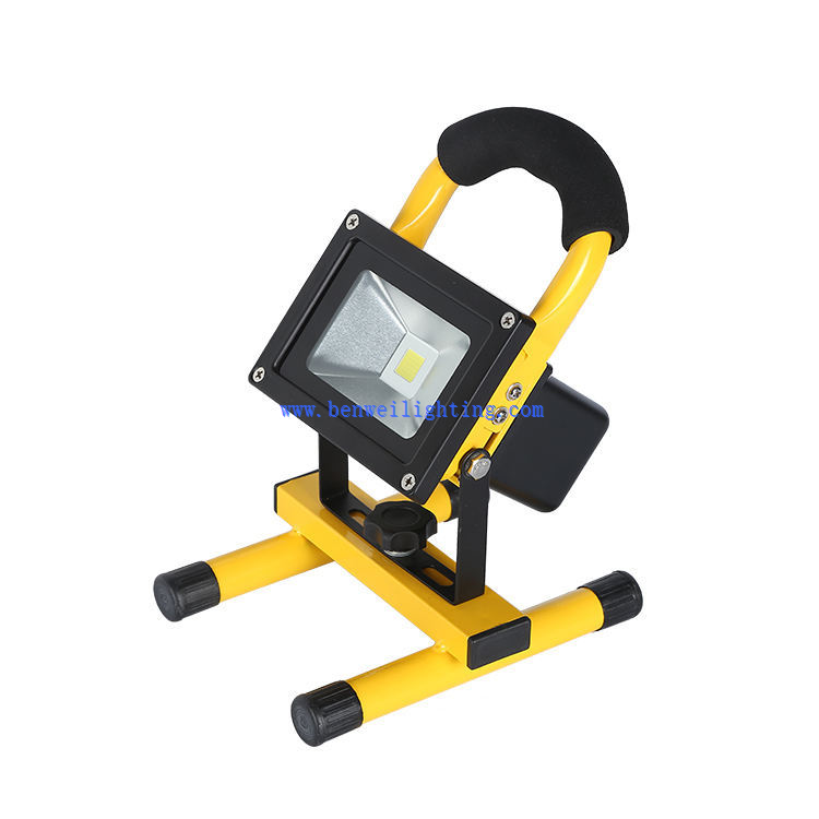 IP65 LED Portable Flood Light for Emergency Using IP65 LED Portable Flood Light for Emergency Using